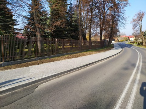 Przebudowa chodnika w Mokrzyskach